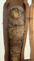Sarcophage et corps momifié de Psametik I (664-610 av. J.-C.) Période tardive