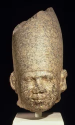 Tête colossale, peut-être du roi Khéops, Ancien Empire