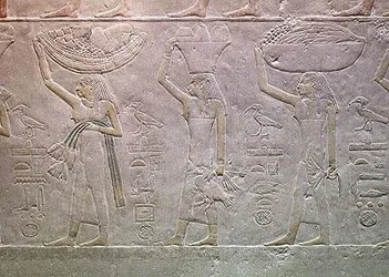 Femmes personnifiant les domaines de la mort et apportant des offrandes, du Mastaba d
