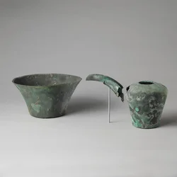 Aiguière et bassin (cuivre)