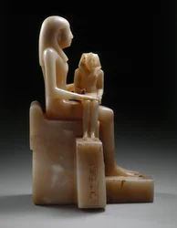 Pepy II et sa mère la reine Meryreankhnes, probablement de Saqqara, Ancien Empire (calcite)