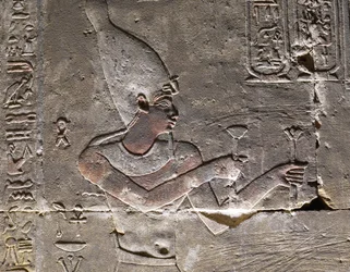 Le Pharaon portant le Hedjet, Temple d