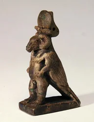 Dieu composite avec tête de bélier, corps de nain et dos de faucon