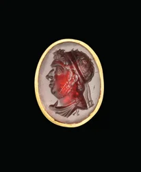 Bague intaille hellénistique avec portrait royal d