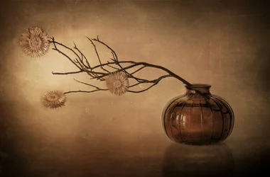 Nature morte avec un vase rustique