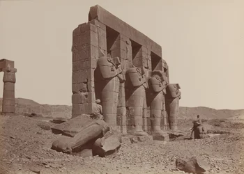 Thèbes, Temple de Ramasseum, Colosses brisés, années 1870