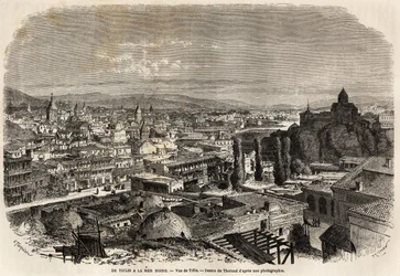 Vue de Tiflis (ou Tbilissi), dessin de Therond, pour illustrer le voyage de M. Moynet en 1858 vers la mer Noire et la mer Caspienne. Gravure dans "Le tour du monde, nouveau journal des voyages" Paris