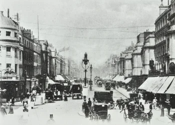 252-260 Regent Street, Westminster : vue vers le nord vers Oxford Circus, 1890