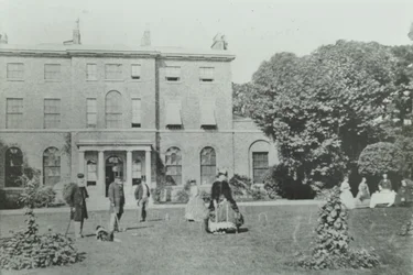 Broomwood House, Broomwood Road : élévation arrière, Londres, 1890