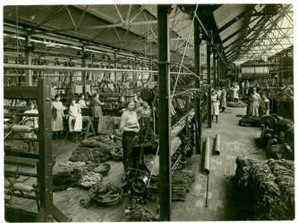 Enroulement de chenille, usine de tapis, 1923