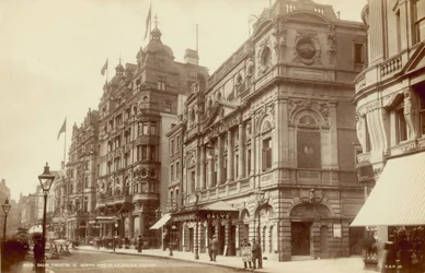 Théâtre Dalys et côté nord de Leicester Square, Londres