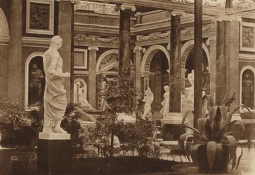 Extérieur de la cour italienne