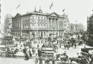 London Pavilion, Piccadilly Circus, Westminster : vue vers l