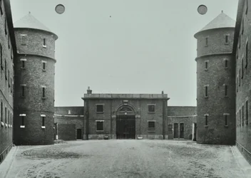 Prison de Millbank: en bas, couloir principal, 1885
