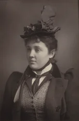 Mlle Marion Lea