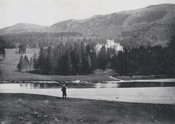 Écosse : Invercauld, depuis la rivière