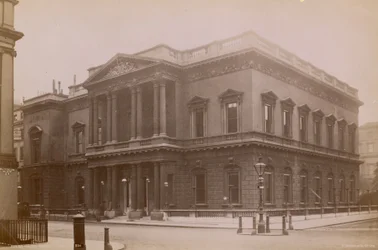 Senior United Service Club, Londres