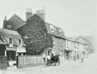 Tottenham Lane, Hornsey : façades avant, c.1890
