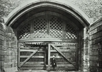 Tour de Londres, Tower Hill : Traitors Gate, 1890