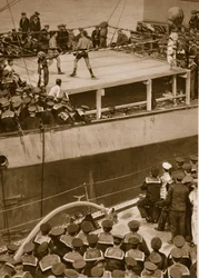 Compétition de boxe à bord d