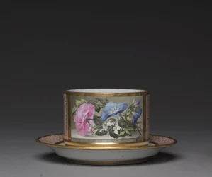 Plat, fabriqué par Worcester Porcelain Factory, vers 1810
