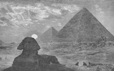 Vue lointaine des pyramides