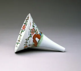 Entonnoir à vin Famille Rose, porcelaine de Worcester, 1753-55