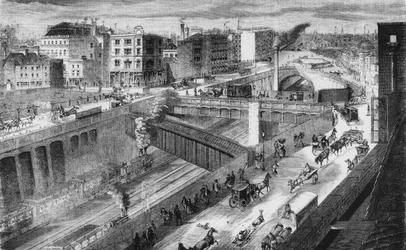 Farringdon Road et le Metropolitan Railway regardant vers le nord