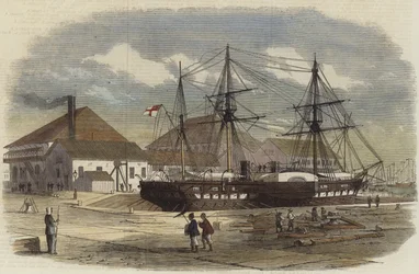 HMS Leopard en cale sèche à Shanghai