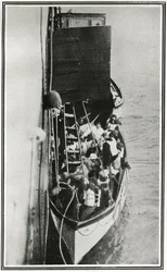 Comment les survivants du Titanic ont été récupérés par le Carpathia (détail)