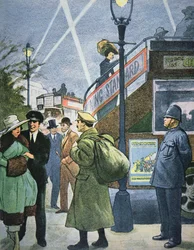 Scène de rue à Londres pendant la Première Guerre mondiale, soldat en permission, vers 1914-18
