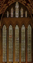 Fenêtre des Cinq-Sœurs représentant des grisaille