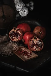 Nature morte élégante à la grenade