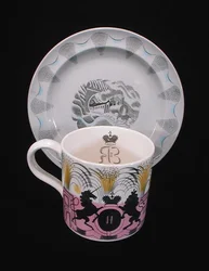 Tasse du couronnement et assiette « Voyage », Wedgwood