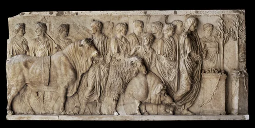 Relief architectural romain représentant un sacrifice d
