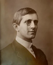 Brandon Thomas, acteur, dramaturge et auteur-compositeur britannique, 1887