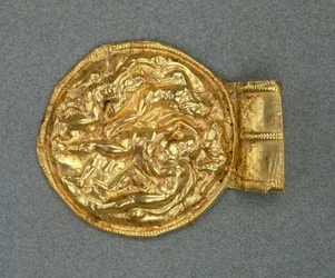 Pendentif bulla embossé. Civilisation étrusque, IVe siècle av. J.-C.