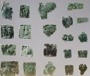 Ex-voto en plaque de bronze représentant des yeux. Artefacts du Sanctuaire de Reithia Este (Vénétie). Civilisation étrusque, Ve-IVe siècle av. J.-C.