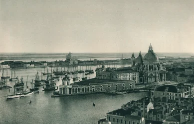 Grand Canal et église de Santa Maria della Salute, Venise, Italie, 1927