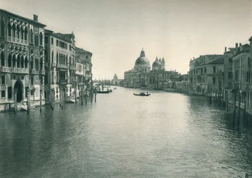 Grand Canal et église de Santa Maria della Salute, Venise, Italie