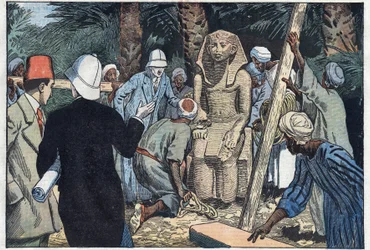 La mission archéologique française découvre une statue de Sésostris III adolescent qui sera apportée au Louvre. Médamoud, ancienne Thèbes, Égypte. Illustration de Damblans. Dans « Le Pèlerin » du 22 novembre