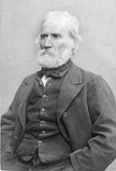 Louis Auguste Blanqui. 1805-1881. Théoricien socialiste et homme politique. Buste. Costume de ville
