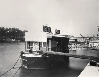 Bateau sur la Seine