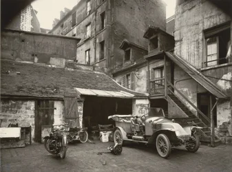 Cour, rue de Valence