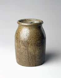 Pot avec couvercle