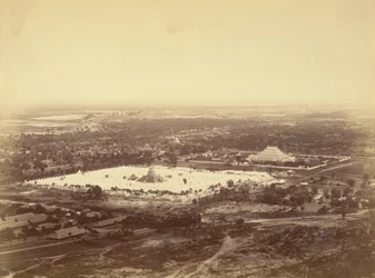 Vue générale de Mandalay depuis la colline de Mandalay montrant les 450 pagodes et la pagode incomparable