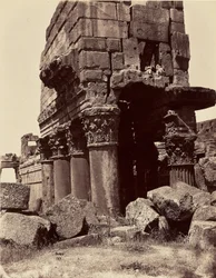 Détails des chapiteaux des colonnes du Temple de Jupiter - Baalbek