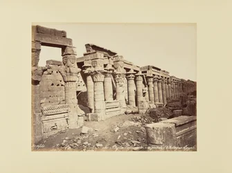 Philae. Colonnade d