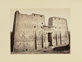 Pylône du temple d