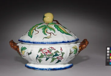 Soupière, fabriquée par la manufacture de Creil, c.1870